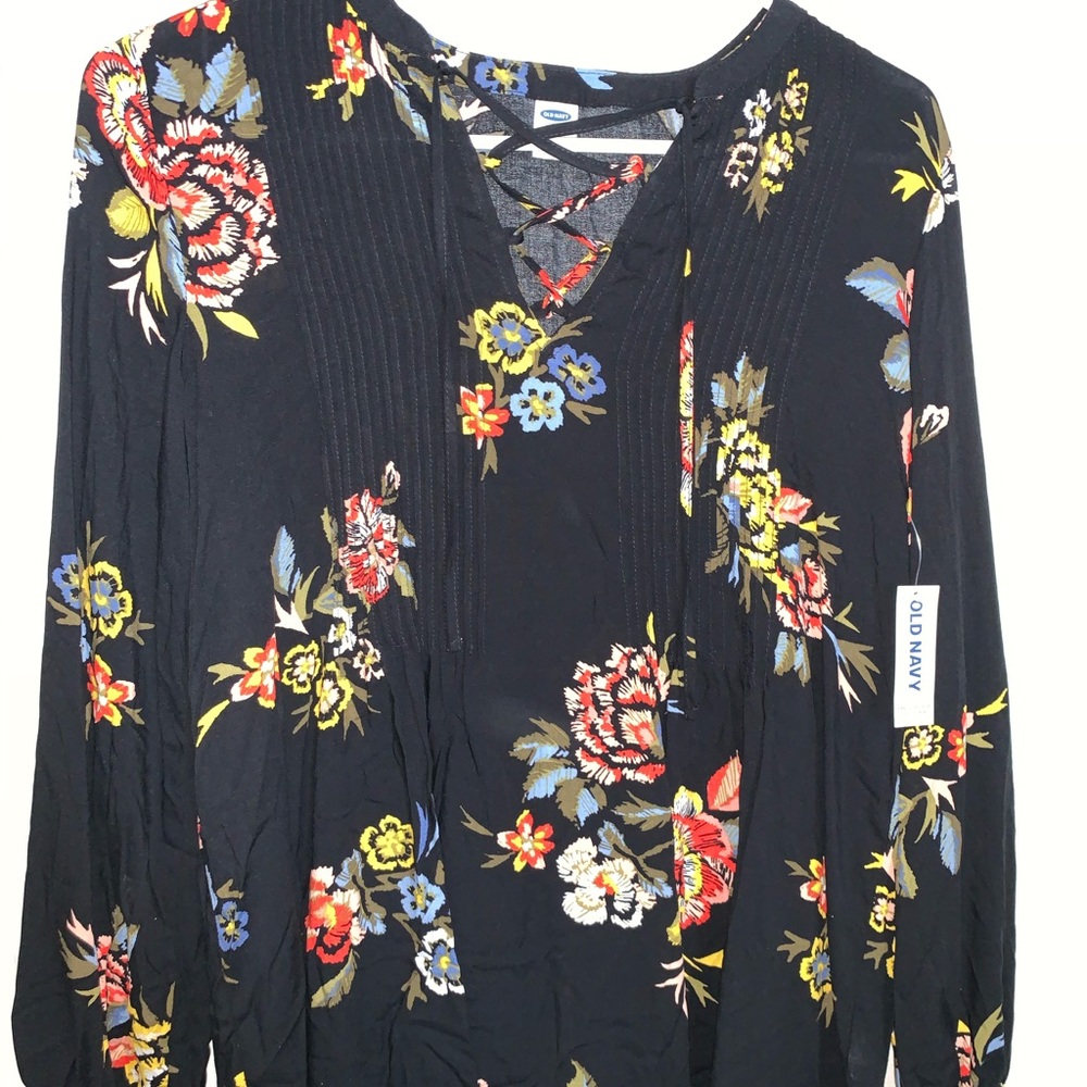 **OLD NAVY** FLORAL BLOUSE! *NWT*